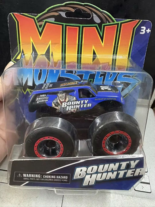 Mini Monsters 1:64 Scale Bounty Hunter