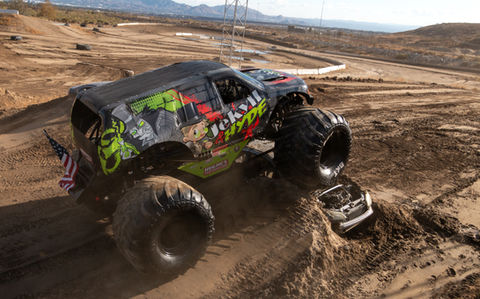 Jekyll & Hyde Monster Truck Side shot